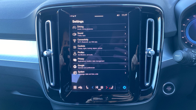 Volvo XC40 2.0 B3P Core 5dr Auto Petrol Estate